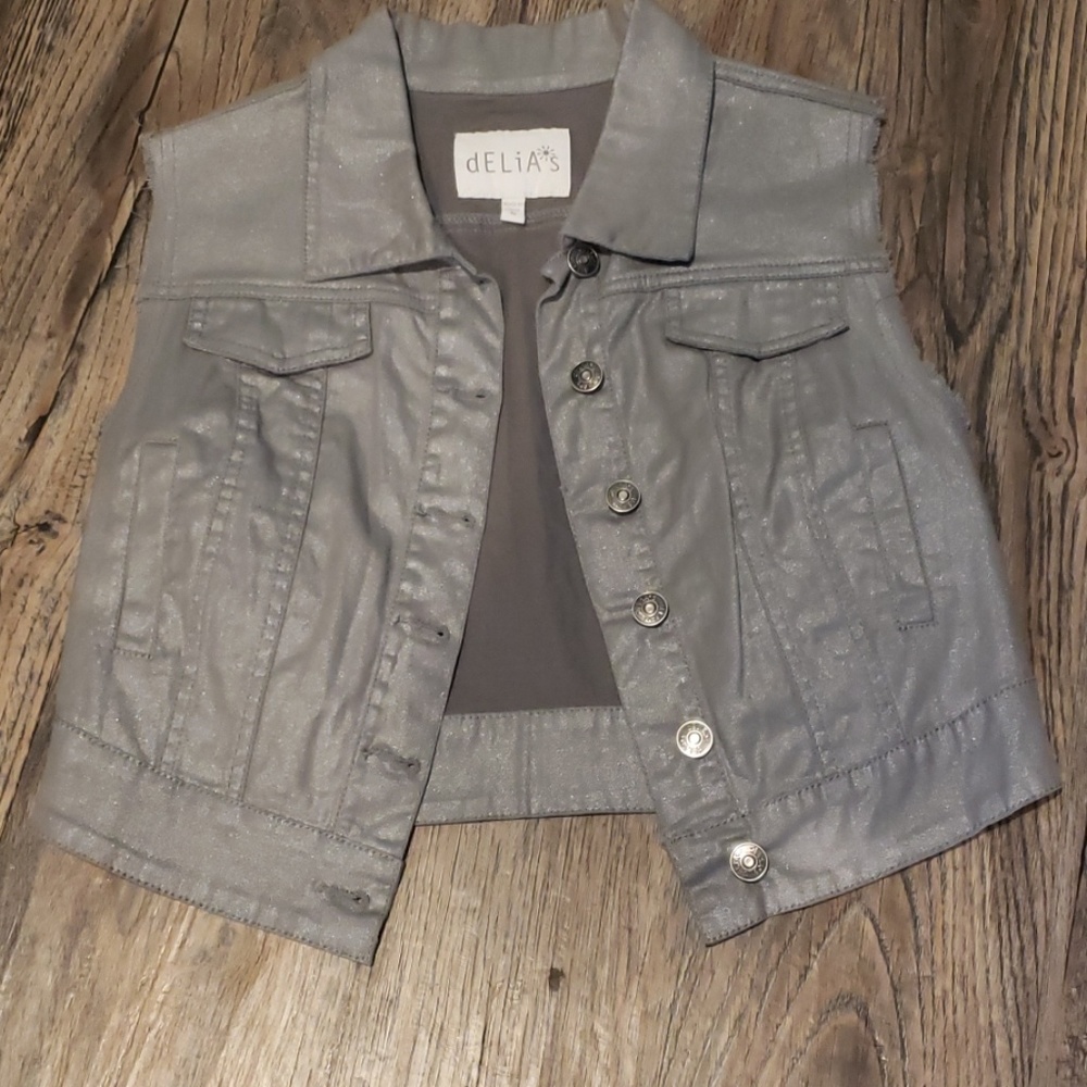Shiny grey vest